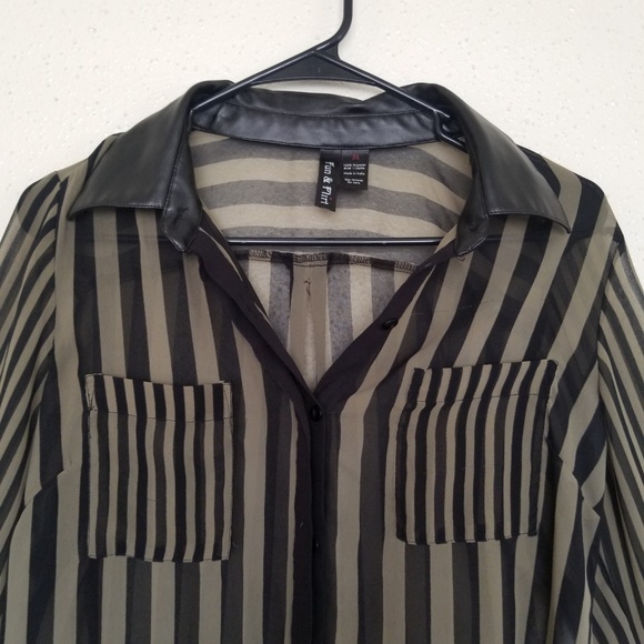 Sheer Button up top - Picture 4 of 6